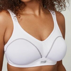 WonderBra High Impact Wireless Sports Bra Style 5126 White 38C